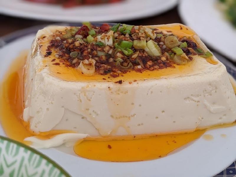 Seidentofu mit Chiliöl