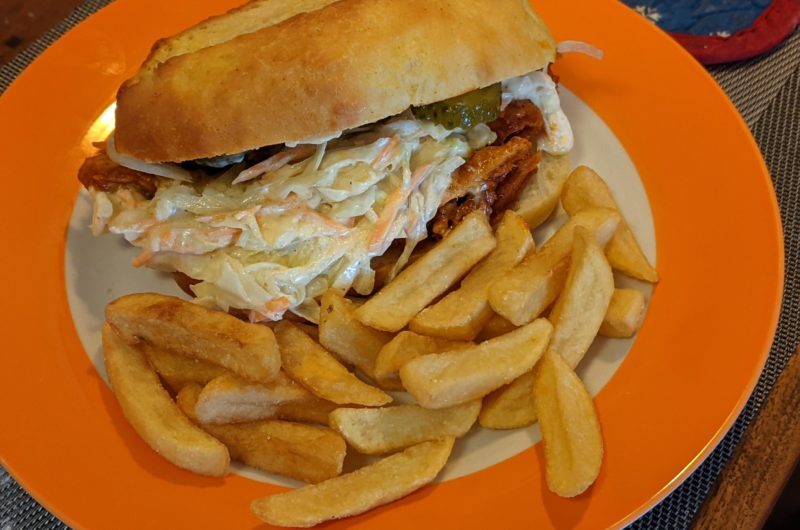 Veganes Pulled Pork Sandwich mit Coleslaw